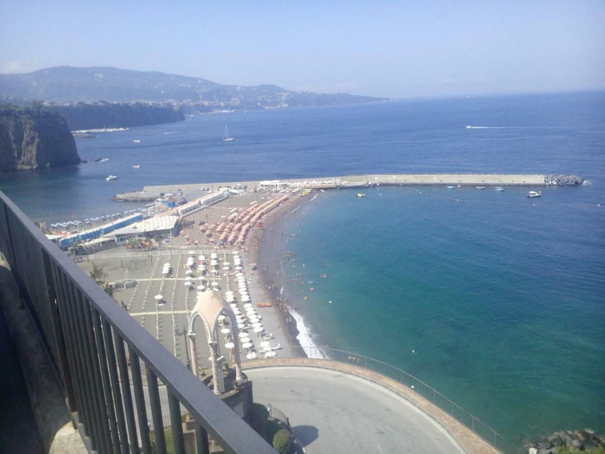 Angolo Del Marinaio. Casa Vacanze A Meta Di Sorrento Apartment Exterior photo